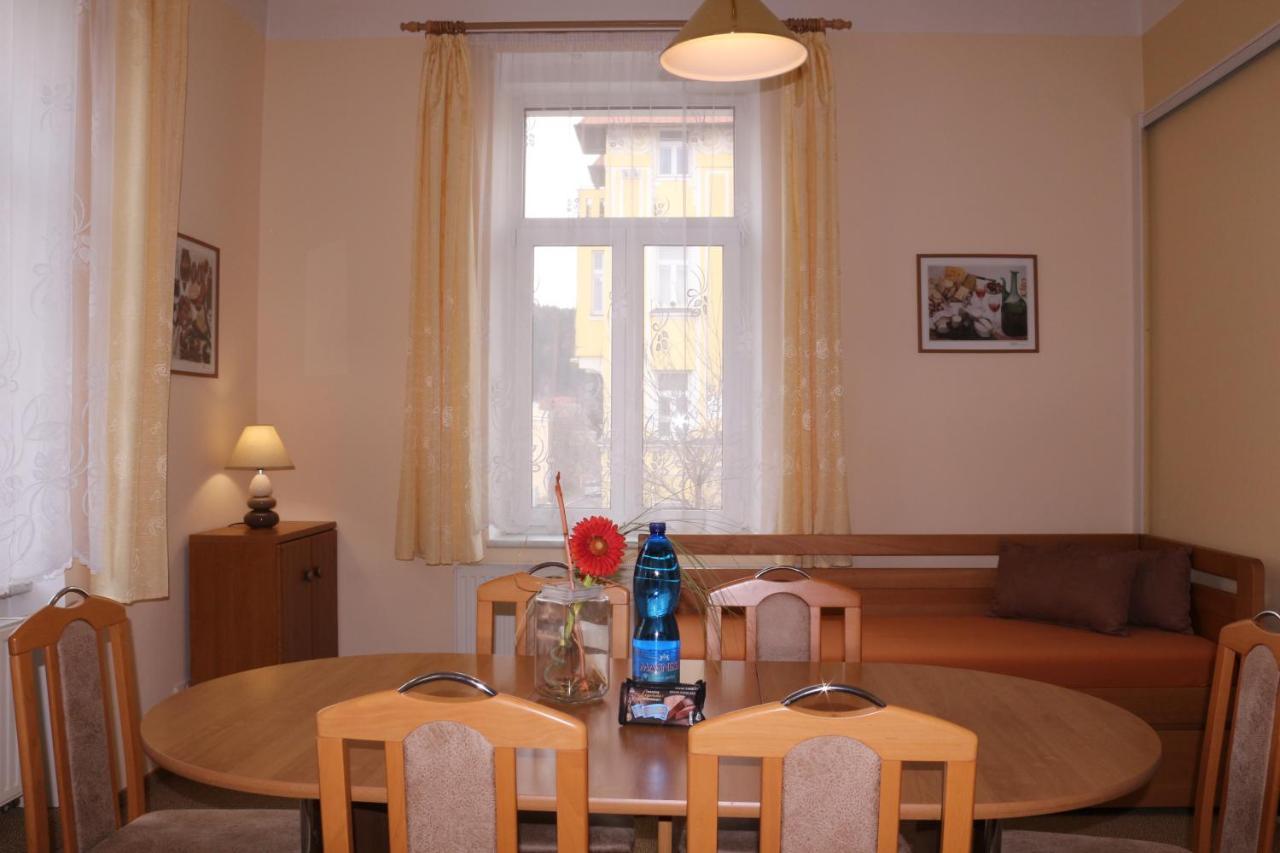 Homely Apartments Villa Christiana Marianske Lazne Exterior photo